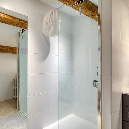 Le Voltaire Pour 4 *