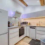 Le Voltaire Pour 4 *