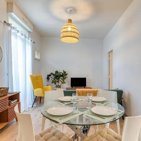 Le Voltaire Pour 4 * Sete