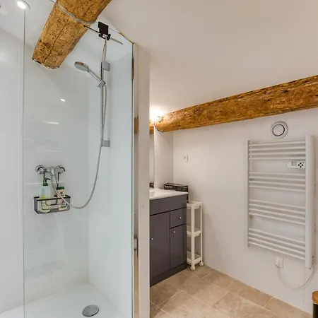 Le Voltaire Pour 4 * Sète