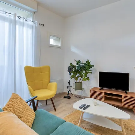 Le Voltaire Pour 4 * Sète
