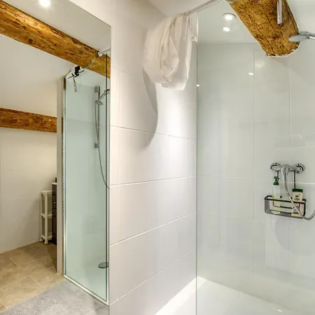 Le Voltaire Pour 4 *